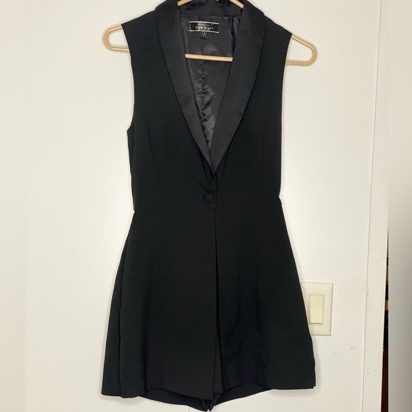 Elegant Cocktail Black Deep V-Neck Romper - Picture 4 of 11